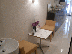 �S�����e�t�Ƌ������҂̃G�X�e�T����
